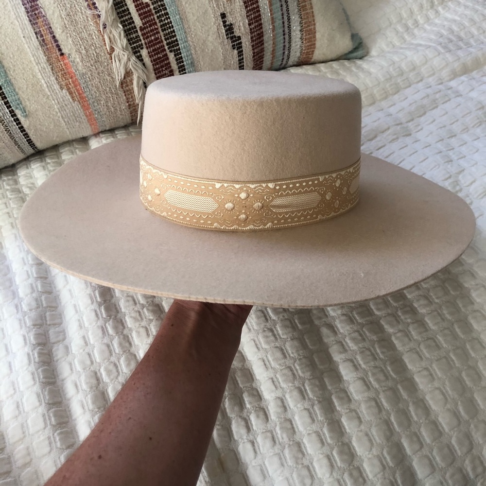 Nwt Lack If Color Sierra In Gold - image 4